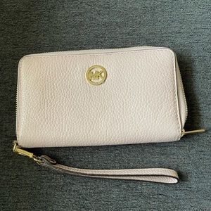 Michael Kors wristlet wallet